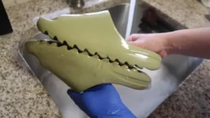 How to clean Yeezy Slides in less than 5 minutes
